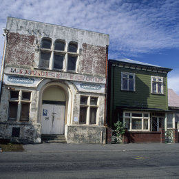 Plan 9 Studio and to the right, 28 Arthur Street - the original Thistle Hall office, 2000.