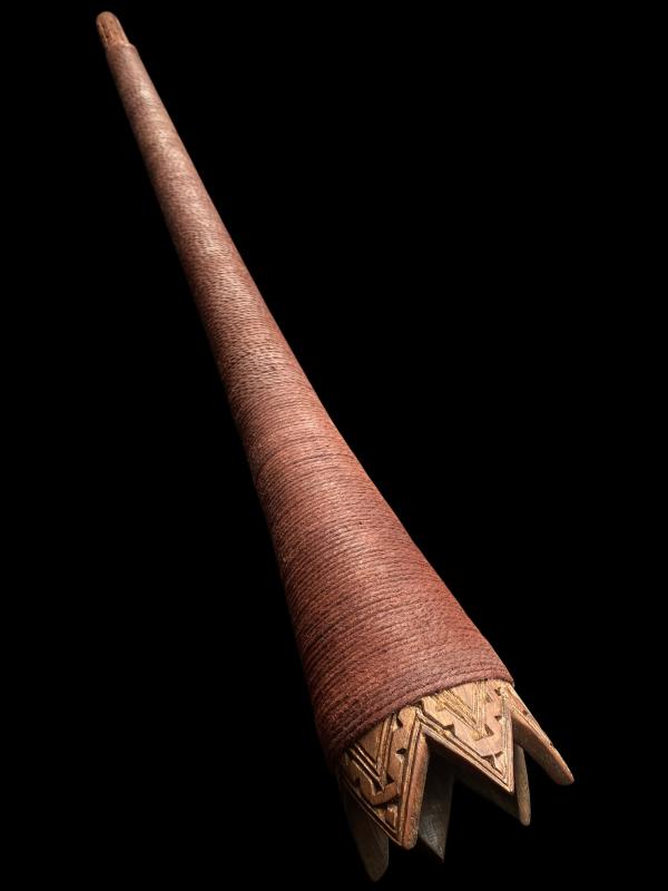 Pūkāea Tōtara on a diagonal with a black background